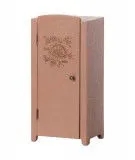 Armoire en bois rose pour maison de poupées Maileg