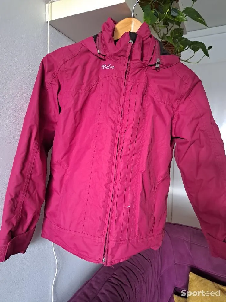 Blouson de ski 12 ans d'occasion Ajouté le : 24/10/2023