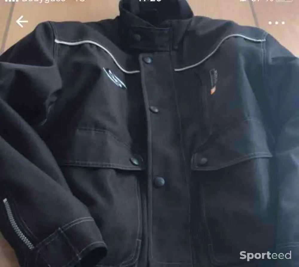 Blouson  neuf Ajouté le : 25/02/2023