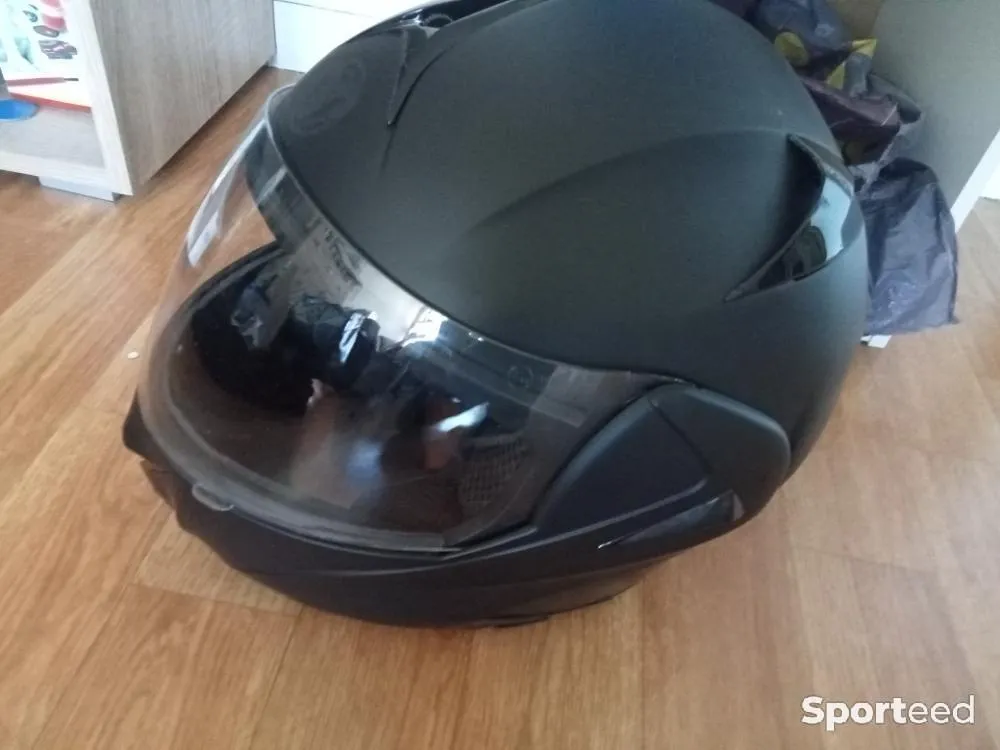 Casque moto neuf Ajouté le : 11/05/2022