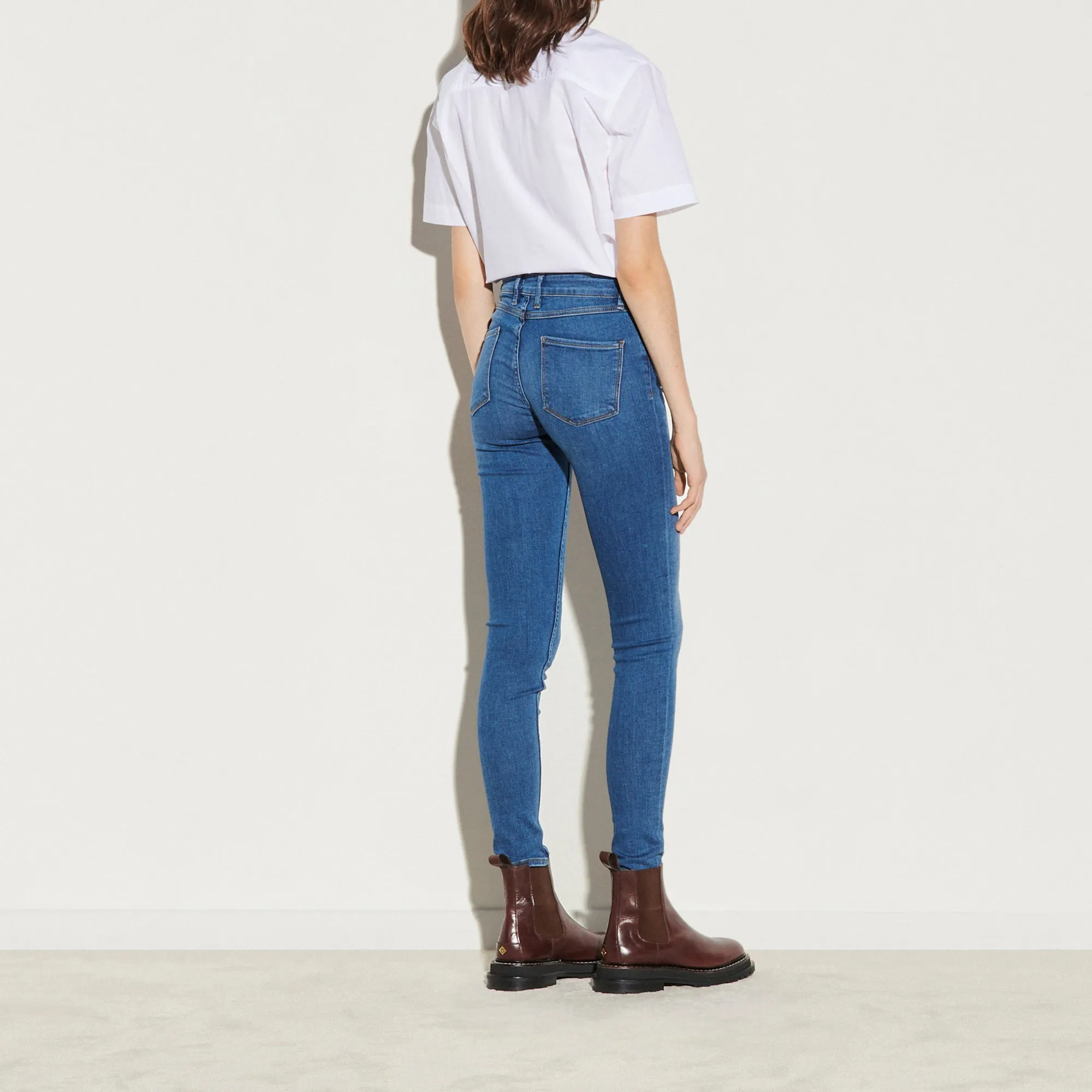 Chemise courte à poches plaquées