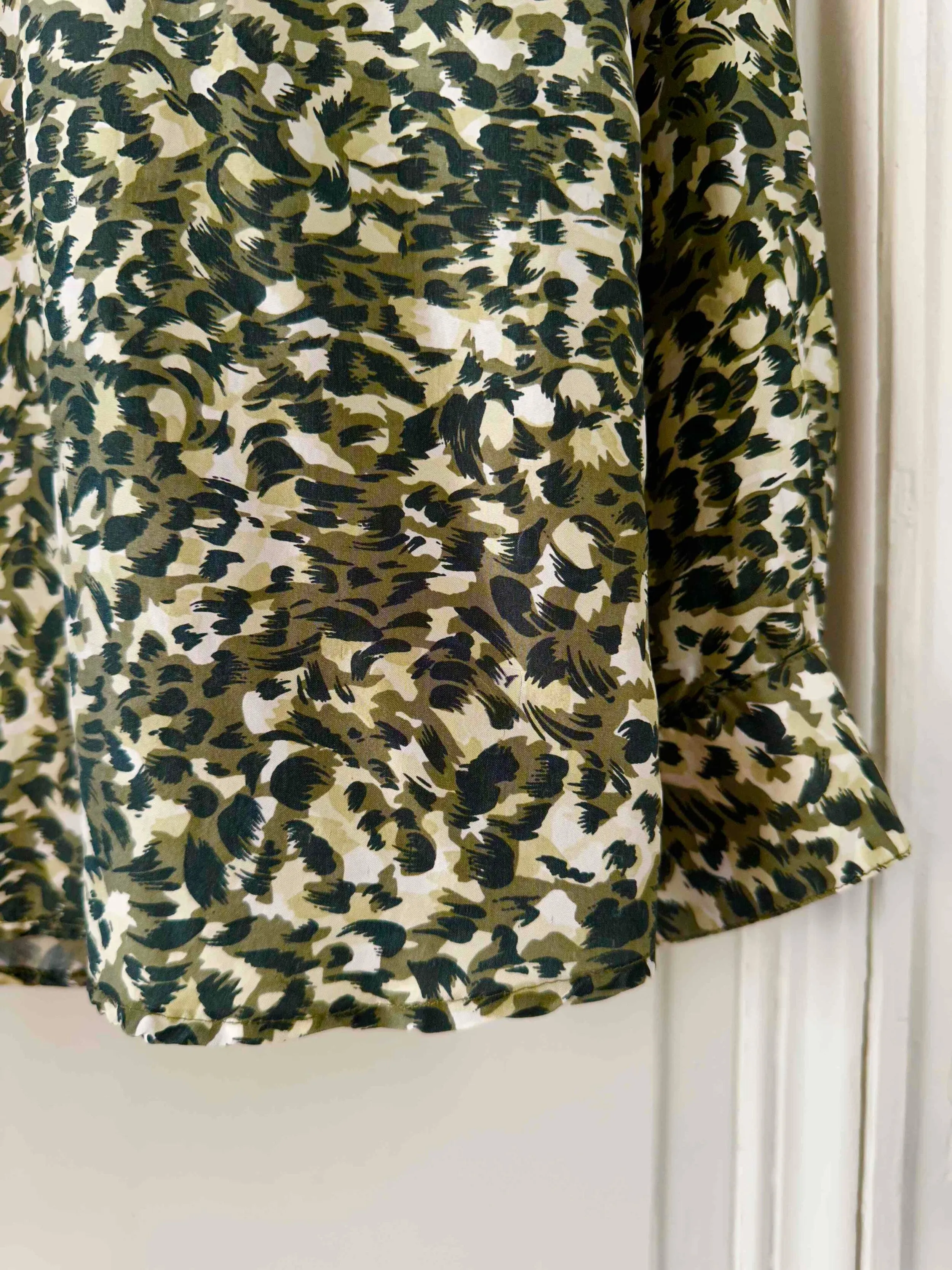 Chemise léopard en soie
