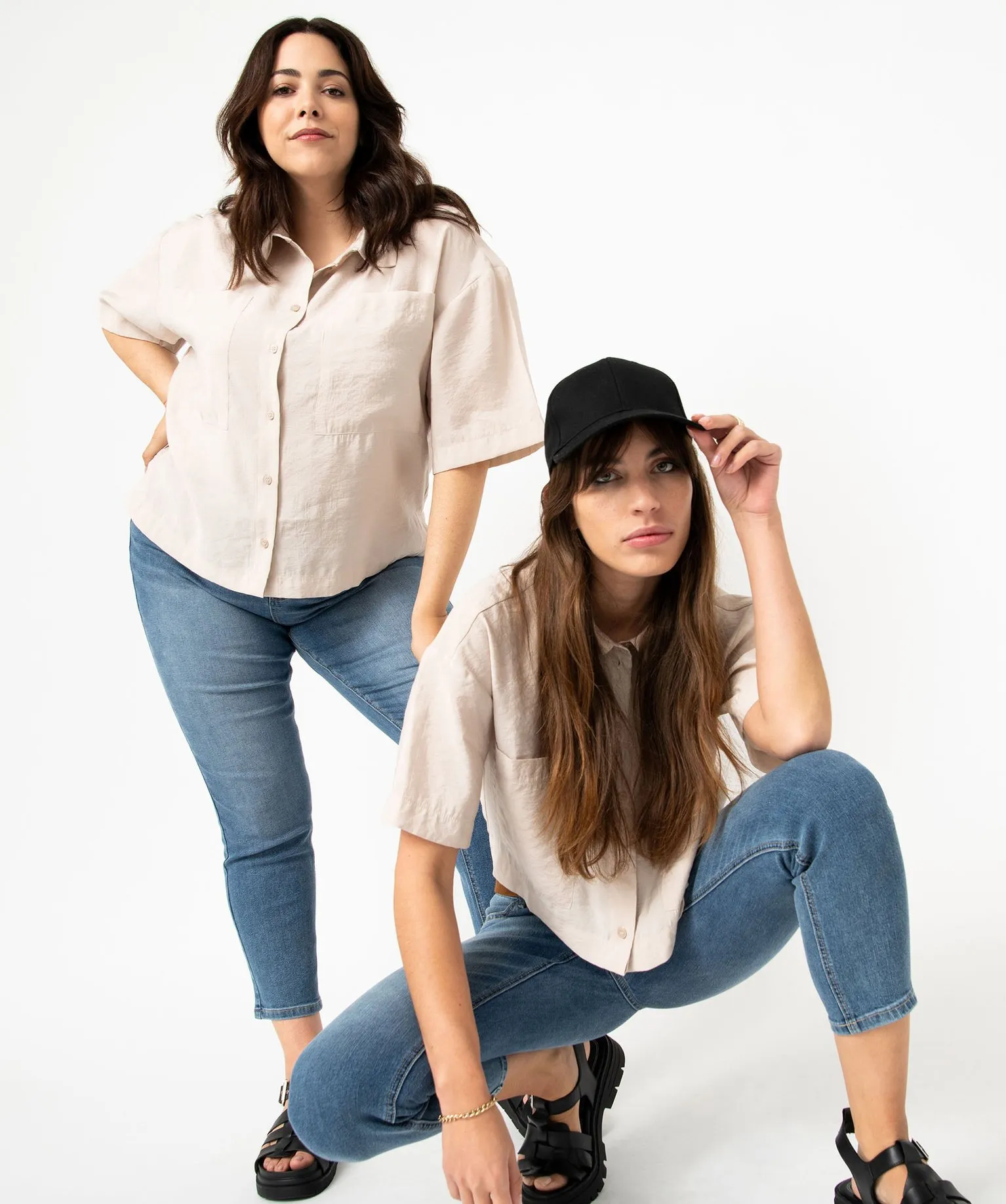 Chemise à manches courtes avec poches poitrine femme grande taille ecru