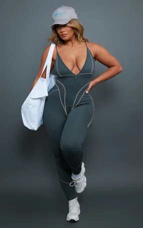 Shape Combinaison de sport gris anthracite à coutures contrastantes et zip détail badge