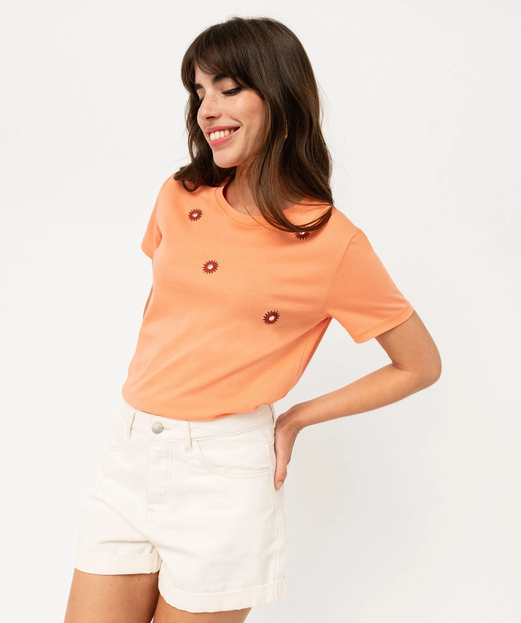 Tee-shirt manches courtes à motifs brodés femme divers
